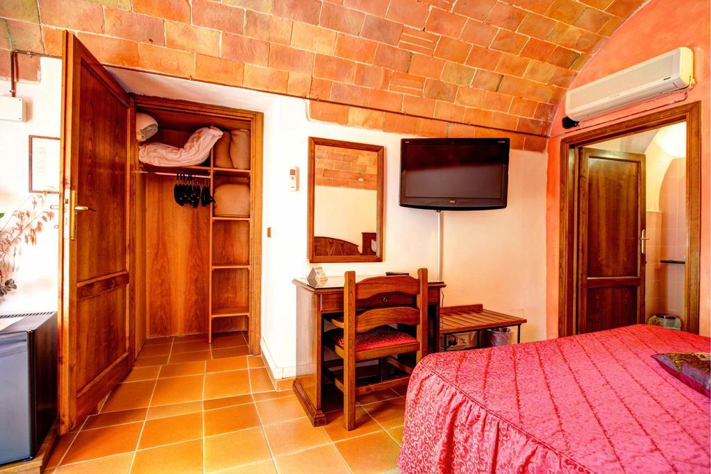 Hotel Residence Villa Rioddi Volterra Exterior foto